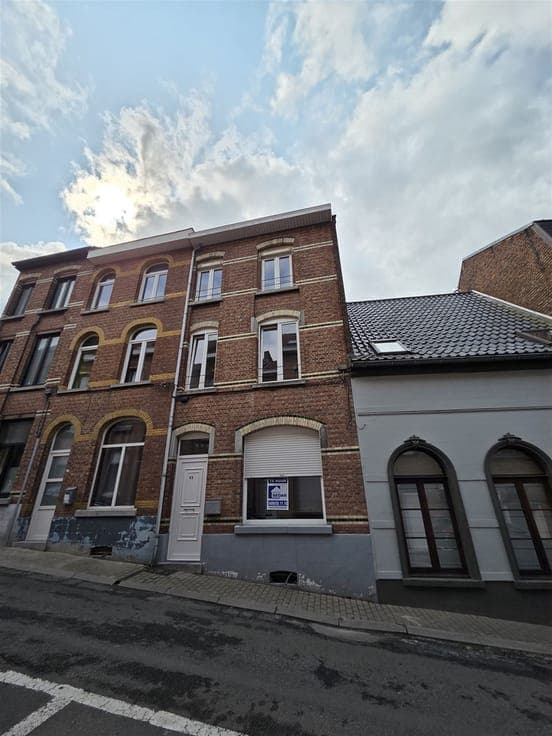 Spacious townhouse with 3 bedrooms.