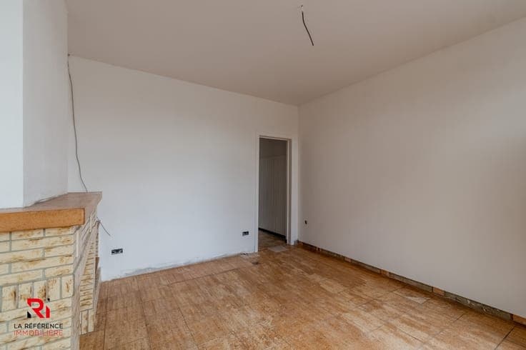 🏡 2-bedroom house with garden – great potential