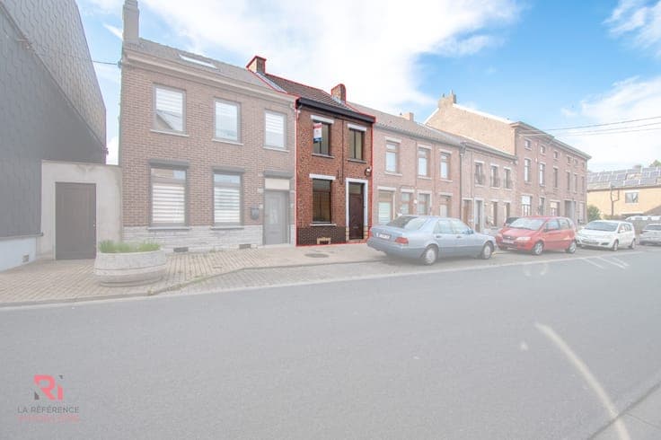 🏡 2-bedroom house with garden – great potential