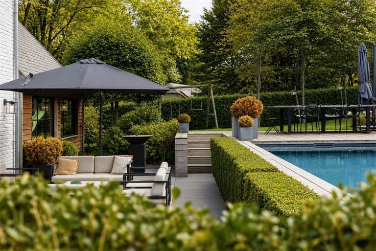 SPLENDID VILLA WITH SWIMMING POOL!