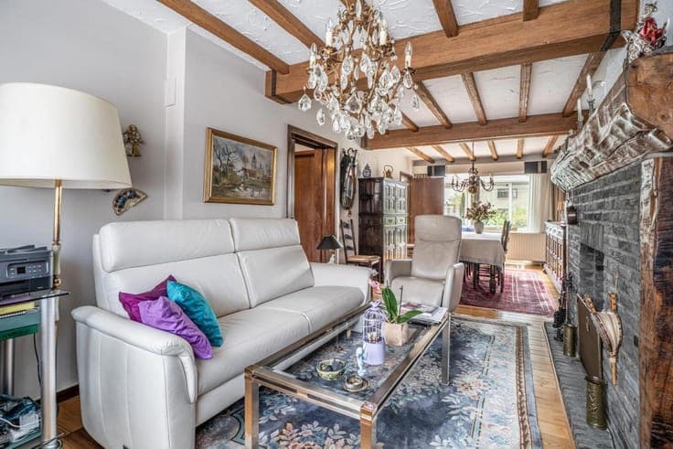 Charming home with 3 bedrooms, garage and garden