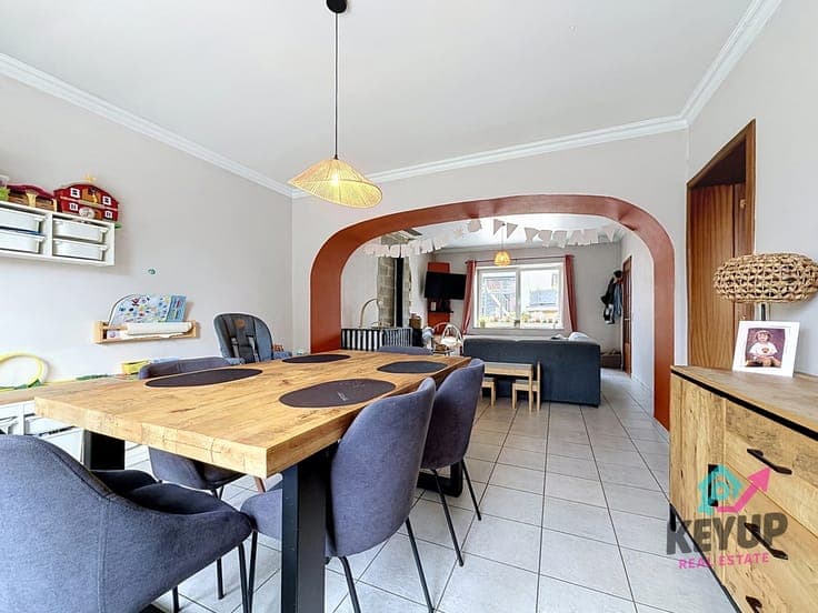 Stone house full of potential in Mettet