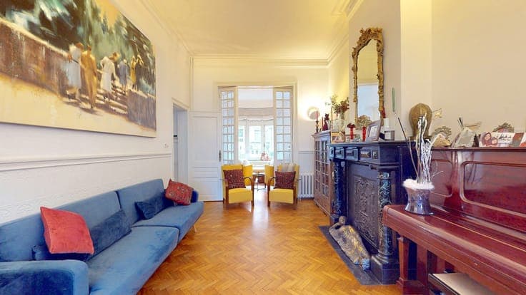MANOR HOUSE WITH 6 BEDROOMS +/- 340 M² WITH A GARDEN OF +/-