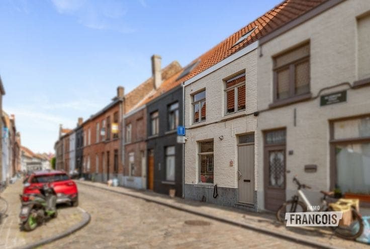 Charming three-bedroom house in Bruges