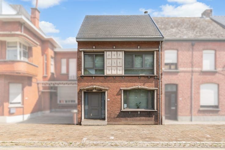 Spacious 4-bedroom house in central Buggenhout