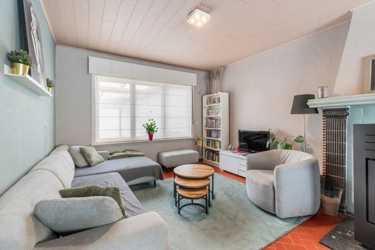 Spacious 4-bedroom house in central Buggenhout
