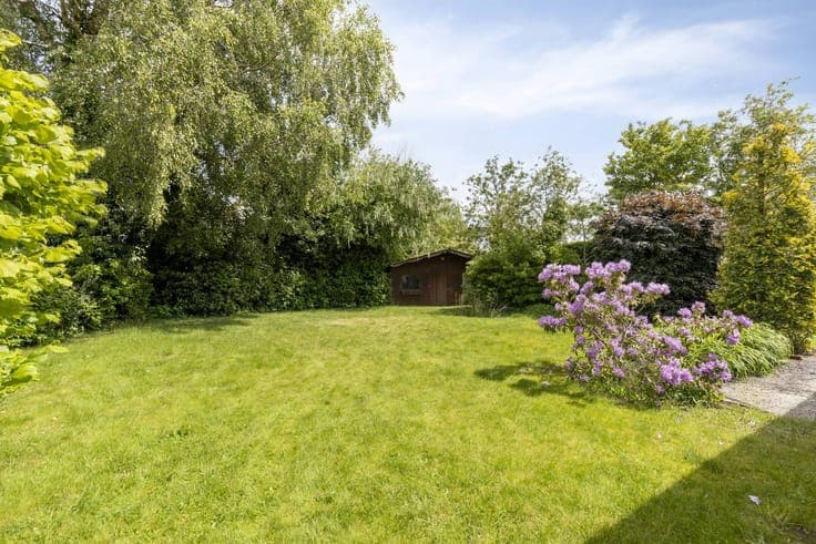 Detached house on a residential location for sale in Gullege