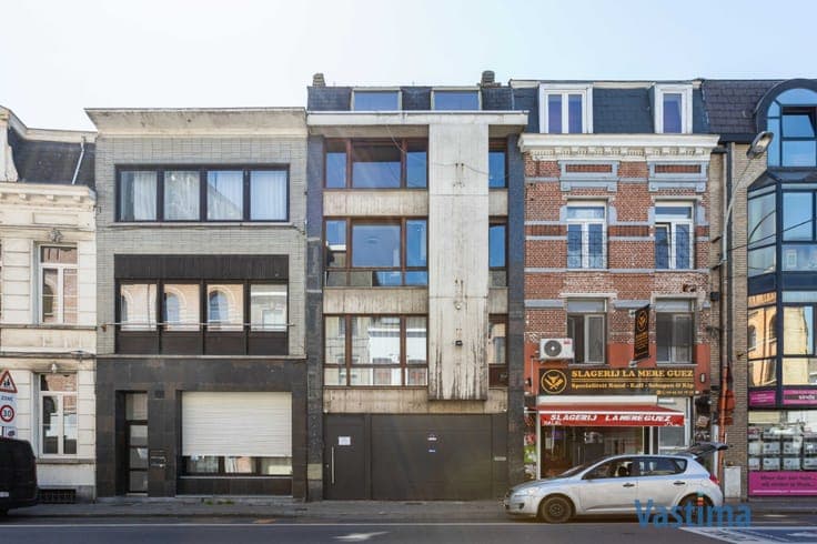 Unieke stadswoning met lift en garage in hartje Aalst
