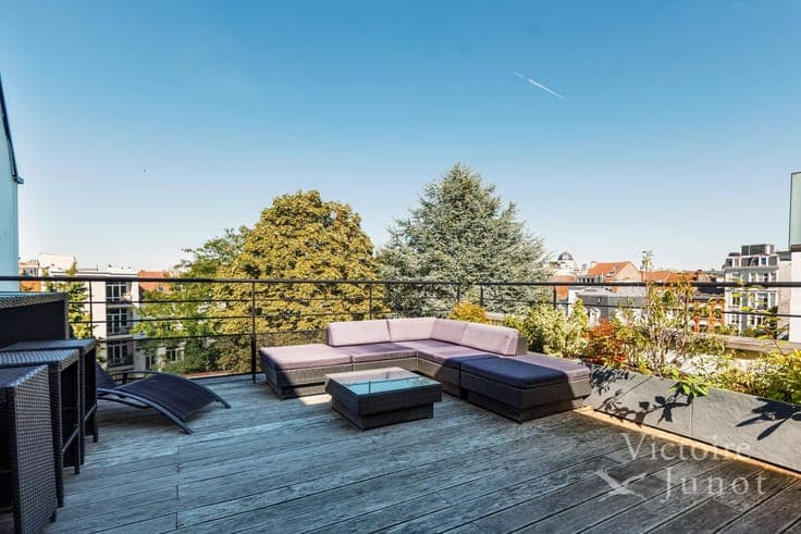 Molière – Renovated mansion with outbuilding and garden
