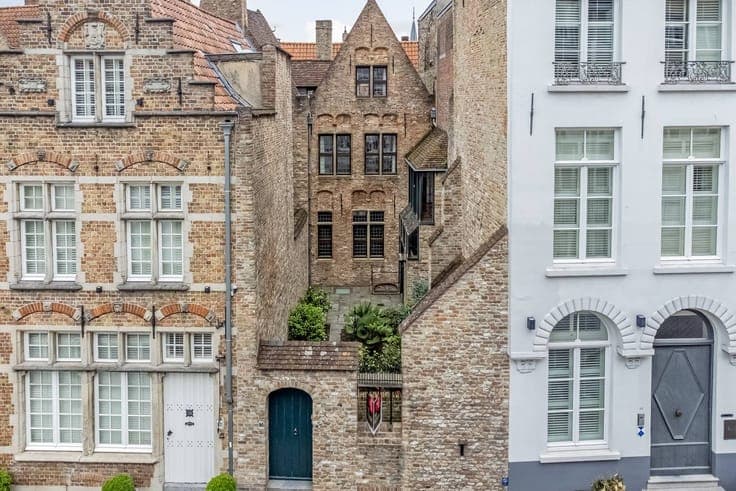Charming mansion with wooden façade for sale in Bruges