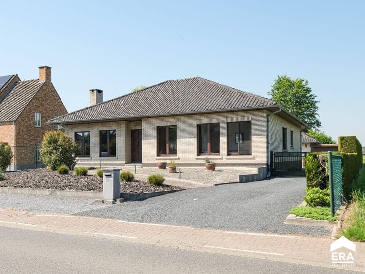 Spacious detached home in Halen with garden & pool