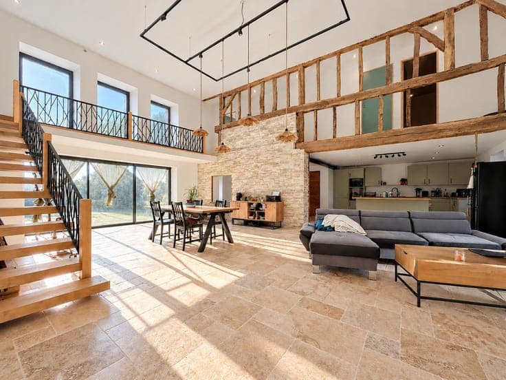 FULLY RENOVATED OLD FARMHOUSE – 24.68 ARES OF LAND