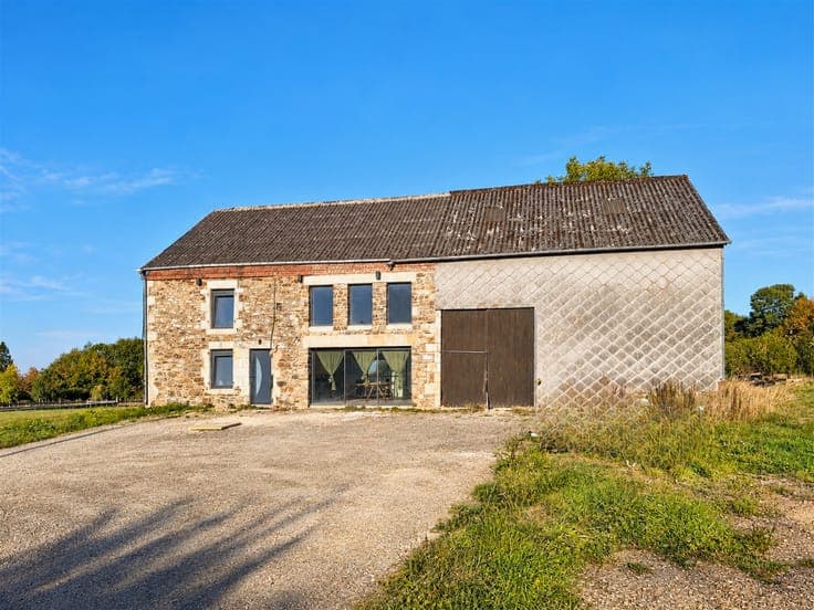 FULLY RENOVATED OLD FARMHOUSE – 24.68 ARES OF LAND