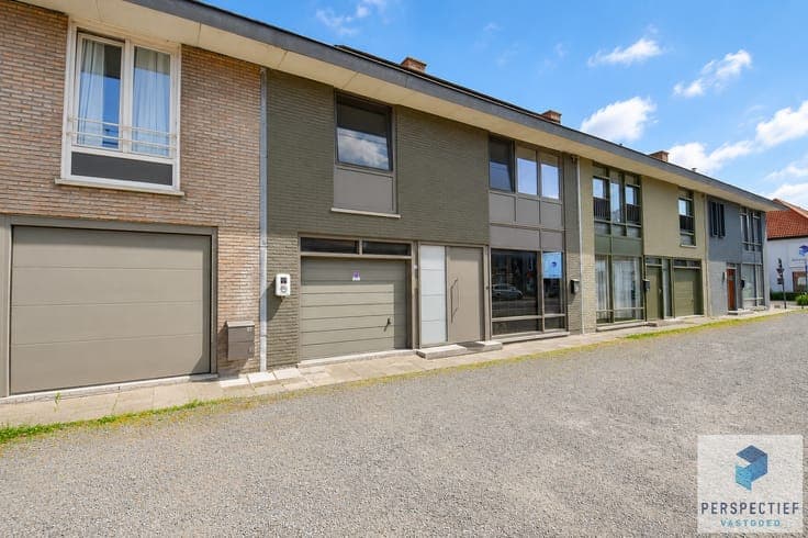 RUIME LICHTRIJKE WONING met 4 SLPKS, GARAGE en grote TUIN