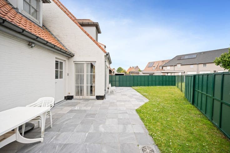 Héél ruime woning in het centrum van Lendelede met 4 slaa...