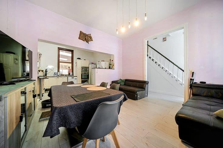 XL home for families or investors