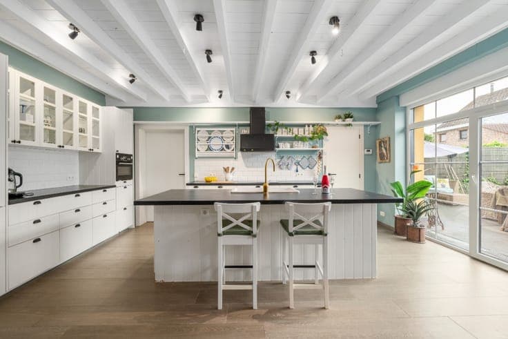 For sale: renovated farmhouse in Merchtem