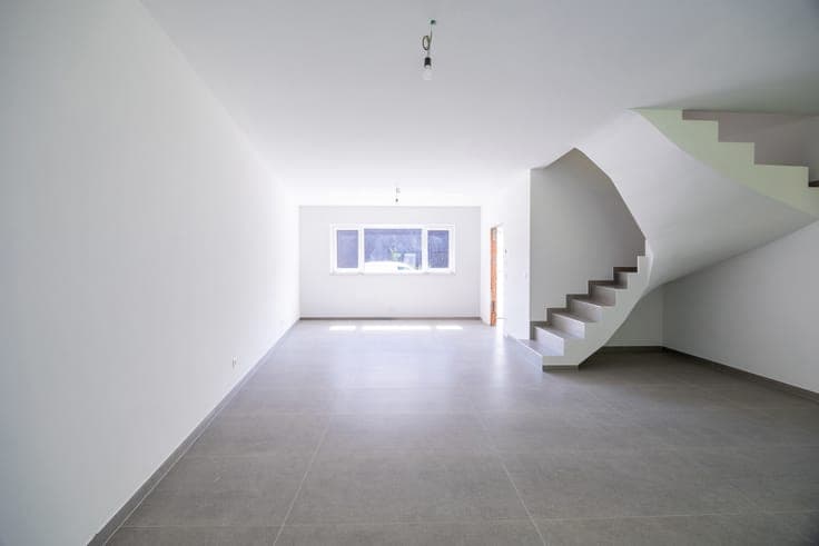 Three-sided house – Unique opportunity in Thuin