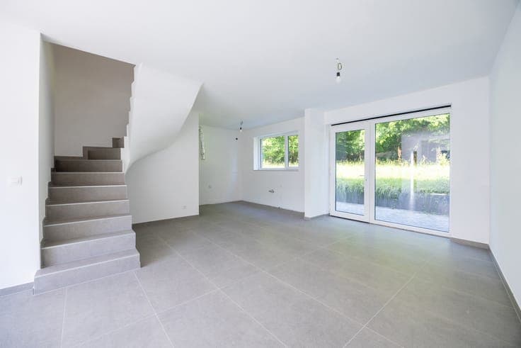 Three-sided house – Unique opportunity in Thuin