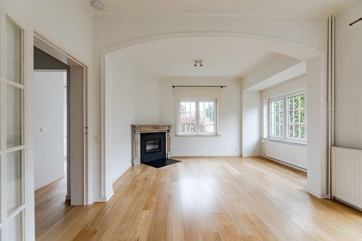 Charming villa set on approximately 5 acres