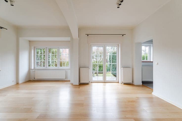 Charming villa set on approximately 5 acres
