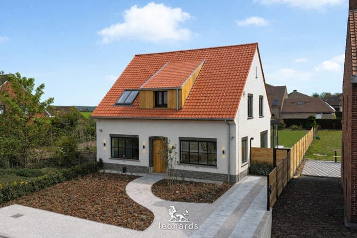 Spacious detached house in Waregem