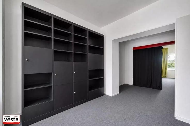 Spacious family home (also suitable as a kangaroo house) wit