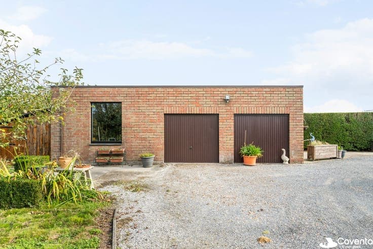 Alleenstaande woning met 5slpk op 2.360m² in Roeselare