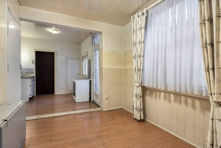 House to renovate for sale in Niel