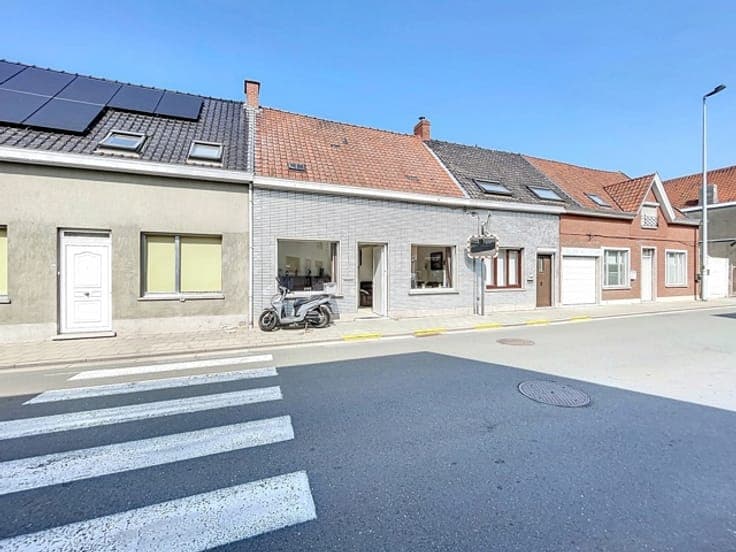 Partially renovate house with garden and lots of potential