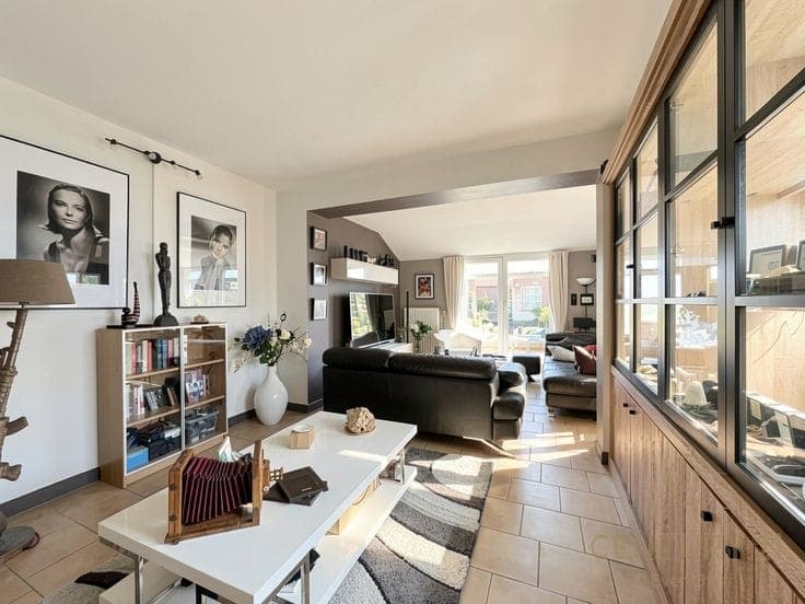 Happy Viager 4-bedroom house with swimming pool for sale