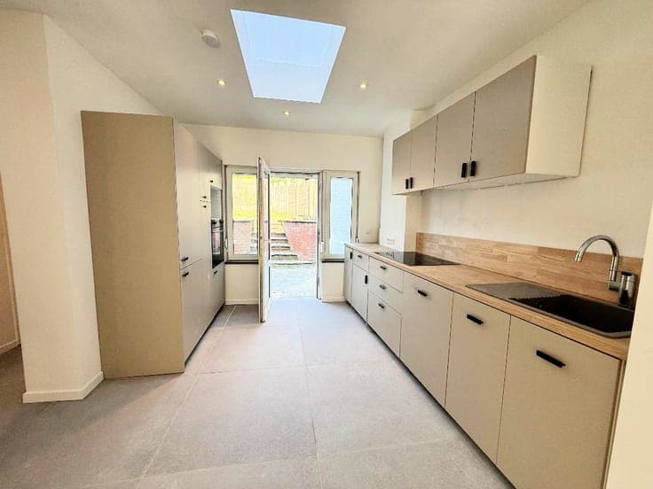 A beautiful, light-filled family home, with PEB B!
