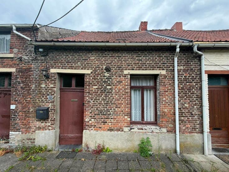 House in Dour