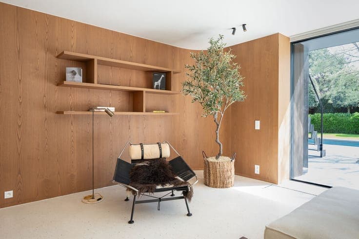 Exceptional Contemporary Villa, Beautifully Renovated with S