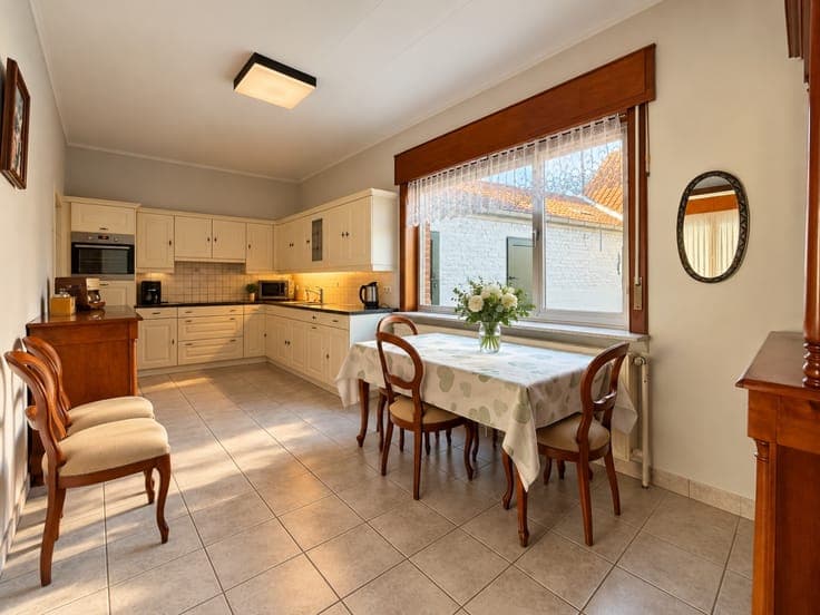 Te koop, veelzijdig pand met werkplaats (60m²), stallinge...