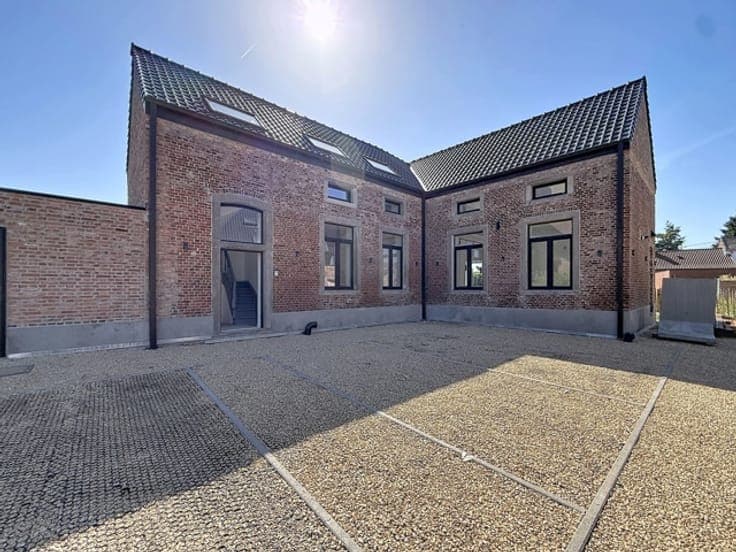 Liberchies - Renovated house of +-250m2 with 4 bedr - EPC B