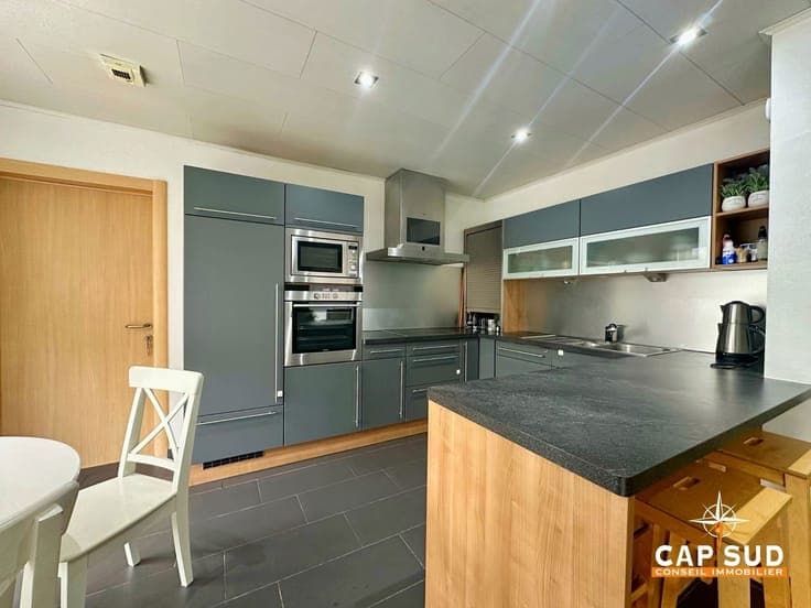 Zaventem – Bright 3-fronted home with garden & garage