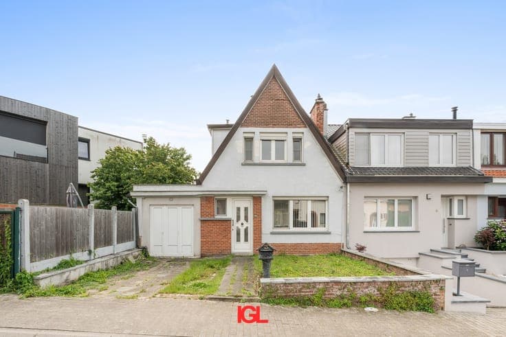Charming semi-detached house with 3 bedrooms and a southe...