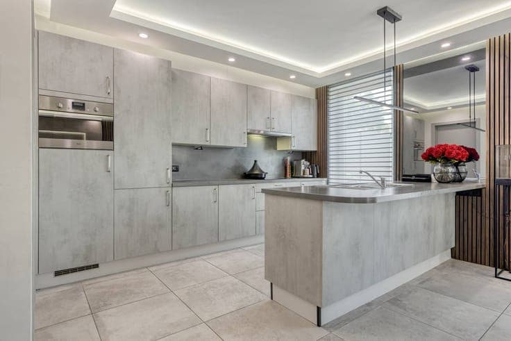 Ready to move in 4 bedroom family home in the center of Esse