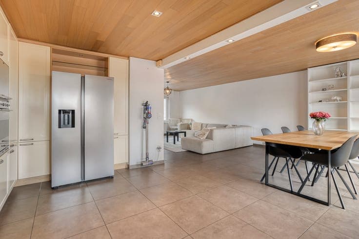 Spacious 5-bedroom family home with double garage