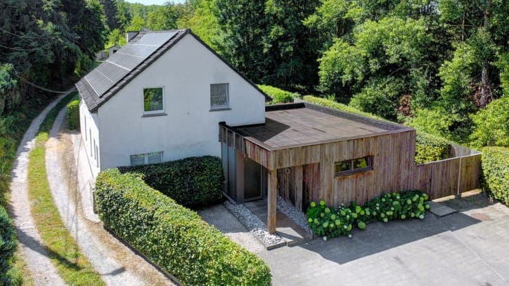 Move-in ready home in Huldenberg, unique location!