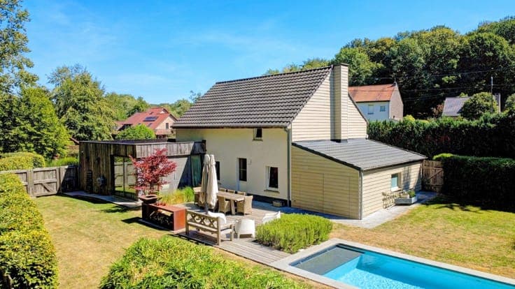 Move-in ready home in Huldenberg, unique location!