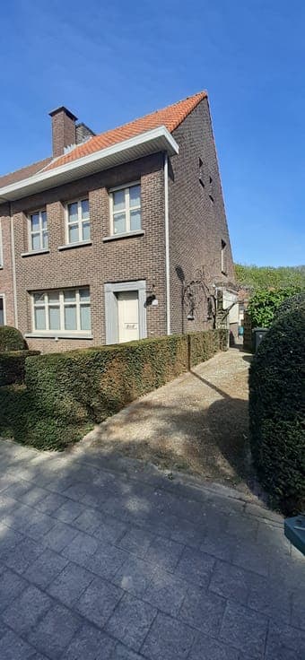 Spacious home with nice garden on the edge of Wommelgem