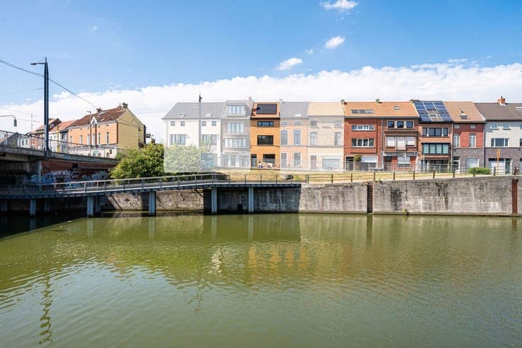 Totaal gerenoveerde woning met 3 slaapkamers en tuin (EPC A)