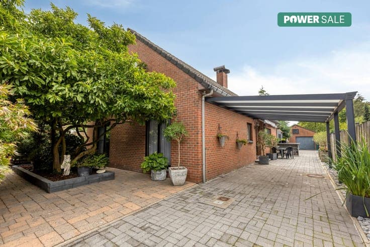 Charming home in a prime location for sale in Sint-Job (Brec