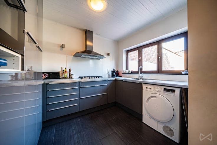 Investment property with 2 apartments! Net yield of 4.5%!!!