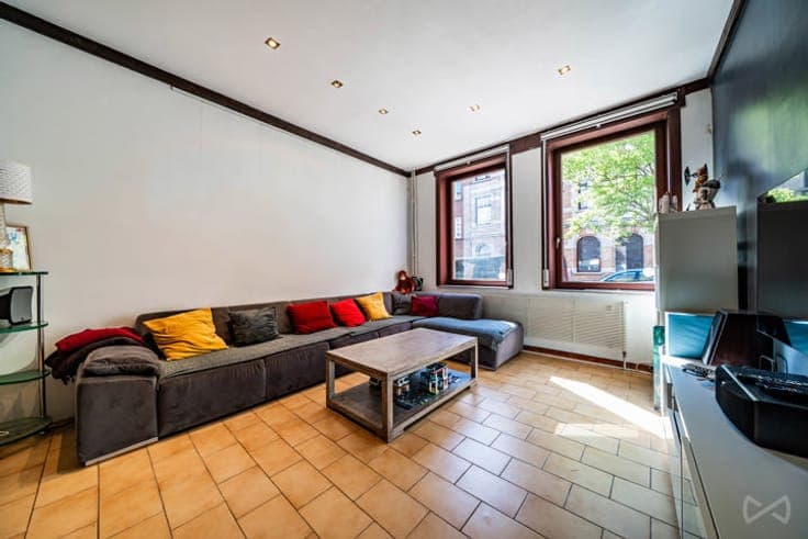Investment property with 2 apartments! Net yield of 4.5%!!!