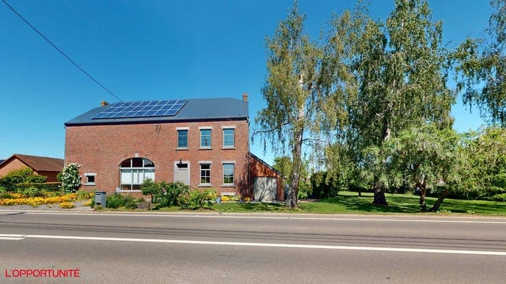 BELLE GRANDE MAISON DE CARACTERE AVEC BEAUCOUP DE POTENTIEL