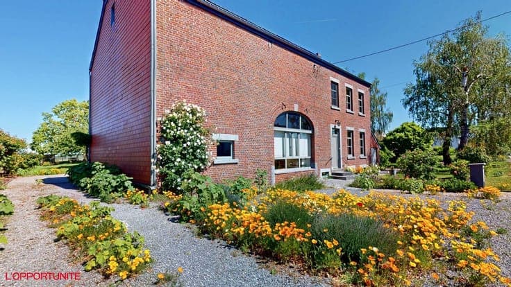 BELLE GRANDE MAISON DE CARACTERE AVEC BEAUCOUP DE POTENTIEL