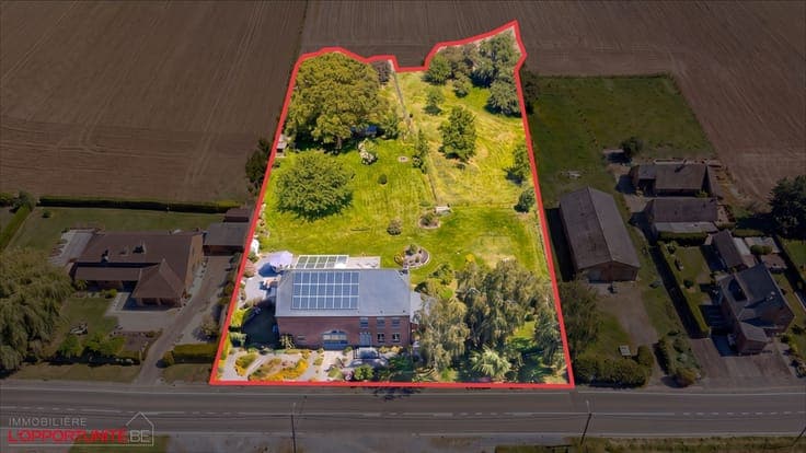 BELLE GRANDE MAISON DE CARACTERE AVEC BEAUCOUP DE POTENTIEL